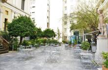 Μιλήσαμε με τους ανθρώπους του Café του Αρχαιολογικού και Νομισματικού Μουσείου, και του Καφέ στον Κήπο του Μουσείου, για την απόφαση να του ΟΔΑΠ να αποβληθούν από την εκμίσθωση των χώρων