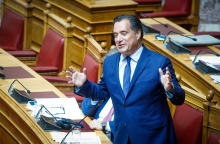 Ο υπουργός Ανάπτυξης, Άδωνις Γεωργιάδης στο βήμα της Βουλής