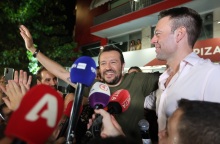 Νίκος Παππάς: Ο βουλευτής του ΣΥΡΙΖΑ εξηγεί τον συμβολισμό πίσω από το τατουάζ στο χέρι του - Ανάρτηση στα κοινωνικά δίκτυα με αφορμή τα αναληθή σχόλια. 