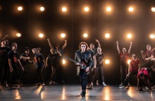 Τόνι Αϊόμι: Εμφανίστηκε στην παράσταση «Black Sabbath: The Ballet» - Η πόλη του Μπέρμιγχαμ τίμησε το έργο του σπουδαίου βρετανικού ροκ συγκροτήματος. 