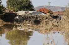 Πλημμυρισμένη περιοχή στη Θεσσαλία και σπίτια σχεδόν κάτω από το νερό