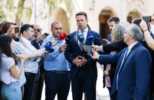 Ο Στέφανος Κασσελάκης πραγματοποιεί επίσημη επίσκεψη στην Κύπρο και κάνει δηλώσεις στους δημοσιογράφους