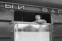 «David Bowie in the Soviet Union»: Φωτογραφική έκθεση του Τζοφ Μακ Κόρμακ στην Καλιφόρνια - Ταξίδι με τον Υπερσιβηρικό στην τουρνέ Ziggy Stardust/Aladdin Sane.