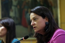 Υπουργείο Εσωτερικών: Το νέο σύστημα επιλογής διοικήσεων φορέων του δημοσίου τομέα παρουσίασε η Νίκη Κεραμέως - Προβλέπει διαρκή αξιολόγηση.