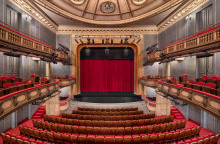 Εθνικό Θέατρο: η κεντρική σκηνή στο κτίριο Τσίλλερ