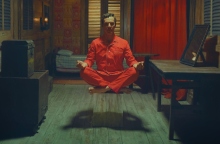 The Wonderful Story of Henry Sugar στο Netflix: Η ιστορία του Roald Dahl που μετέφερε ο Wes Anderson ως μικρή ταινία με πρωταγωνιστή τον Benedict Cumberbatch.