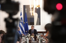 Στις 11:00 το Υπουργικό Συμβούλιο για οπαδική βία, μη κρατικά πανεπιστήμια και μπλε φακέλους