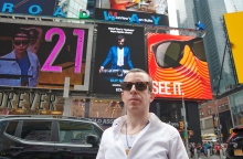 Ο σαξοφωνίστας Oded Tzur, μοιράζεται τις ιστορίες πίσω από πέντε φωτογραφίες του, πριν εμφανιστεί live με το κουαρτέτο του στο Microcosmos, στον Φάρο του Κέντρου Πολιτισμού Ίδρυμα Σταύρος Νιάρχος.