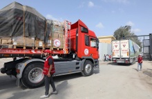 Πόλεμος Ισραήλ - Χαμάς: Τρίτο κομβόι με ανθρωπιστική βοήθεια με κατεύθυνση τη Γάζα διέσχισε το πέρασμα της Ράφα, σύμφωνα με πηγές.