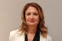 Ιστορίες για τη Γυάλινη Οροφή: Η ιστορία της Δρ Άννας Καραπαναγιώτου (Διευθύντρια Εθνικού Αρχαιολογικού Μουσείου) στη στήλη που ενώνει τις γυναίκες από τη Story Mentor.