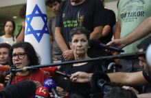 Η 85χρονη περιέγραψε πώς την απήγαγαν οι ένοπλοι της Χαμάς με μοτοσικλέτες από το κιμπούτς της