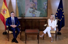 Ισπανία: Οι Σοσιαλιστές και το κόμμα της Ριζοσπαστικής Αριστεράς Sumar κατέληξαν σε συμφωνία για τον σχηματισμό προοδευτικής κυβέρνησης.