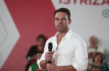 Πολιτικές εμμονές και τρέχουσα πραγματικότητα