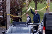 Κορδέλα στο σημείο του μακελειού στο Μέιν και αρχές στο σημείο για την έρευνα 