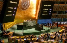 Την στάση της Ελλάδας στην ψηφοφορία για την έγκριση σχεδίου ψηφίσματος αραβικών χωρών στο πλαίσιο της Γενικής Συνέλευσης του Οργανισμού Ηνωμένων Εθνών εξηγούν διπλωματικές πηγές.