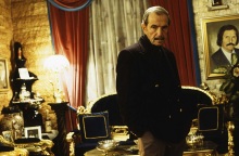 Νίκος Φώσκολος: Το αφιέρωμα της Finos Film για τα 10 χρόνια από τον θάνατο του έλληνα σκηνοθέτη και σεναριογράφου - Με πλάνα από εμβληματικές ταινίες του.