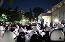 Νέο Ηράκλειο - αντιφασιστικό συλλαλητήριο: Προσαγωγές υπόπτων από την ΕΛ.ΑΣ. - Σε πλήρη ετοιμότητα περισσότεροι από 3.000 αστυνομικοί.