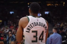 Ο Γιάννης Αντετοκούνμπο