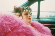 «Όλη η Ομορφιά και η Αιματοχυσία»: Το πολυβραβευμένο ντοκιμαντέρ κάνει πρεμιέρα στο ΕΜΣΤ