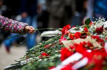 Πανελλαδική έρευνα: Τι πιστεύουν οι Ελληνίδες και οι Έλληνες για τη δικτατορία και το Πολυτεχνείο - Τα βασικά ευρήματα.