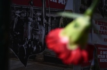 Κόκκινο γαρύφαλλο για τα 50 χρόνια του Πολυτεχνείου 2023