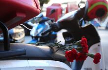 Θεσσαλονίκη: Μοτοπορεία πραγματοποιήσαν οι διανομείς φαγητού στη μνήμη συναδέλφου τους που σκοτώθηκε το περασμένο Σάββατο.