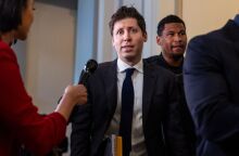 Τεχνητή νοημοσύνη: Ο σταρ της Σίλικον Βάλεϊ Σαμ Άλτμαν πηγαίνει στη Microsoft μετά την απόλυσή του από την OpenAI - Ποιο ρόλο αναλαμβάνει.