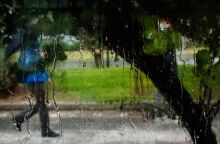 «Επιστρέφουν» οι βροχές και οι καταιγίδες την Τετάρτη - Πού θα χρειαστείτε ομπρέλα