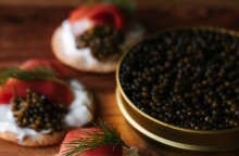 «Σκάνδαλο» με το χαβιάρι στην Ευρώπη - Τα μισά προϊόντα είναι παράνομα και κάποια δεν είναι καν χαβιάρι