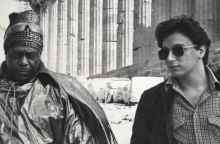 Φώτης Απέργης: Συνέντευξη με τον διευθυντή των ραδιοφώνων της ΕΡΤ για το βιβλίο του «Γίνεται παρεξήγηση και δίνουν την εξήγηση», τη μουσική, τη διαδικασία της συνέντευξης, τη 40χρονη διαδρομή του στον Τύπο και στο ραδιόφωνο.