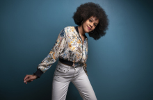 Η Μόνικα Κασαμπελέ μας ταξιδεύει στο «Γκρεκοφουτουρισμό»