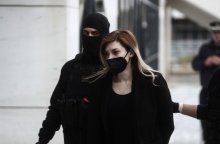 Η Ρούλα Πισπιρίγκου κατηγορείται για την ανθρωποκτονία και την απόπειρα ανθρωποκτονίας της κόρης της Τζωρτζίνας