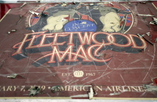 Μοναδικά αντικείμενα και αναμνηστικά των Fleetwood Mac πωλήθηκαν σε δημοπρασία