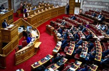 Τέμπη: Σε εξέλιξη η συζήτηση των προτάσεων ΣΥΡΙΖΑ-ΠΑΣΟΚ για σύσταση Προανακριτικής Επιτροπής