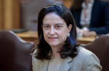 Η υπουργός Εσωτερικών, Νίκη Κεραμέως