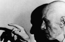 Άλιστερ Κρόουλι: Το έργο και η ζωή του βρετανού αποκρυφιστή συγγραφέα που πέθανε στις 1 Δεκεμβρίου 1947