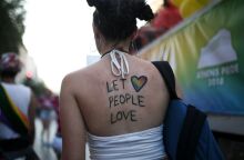 Έρευνα Eteron: Γάμος ομόφυλων ζευγαριών και τεκνοθεσία - Τι πιστεύουν οι Ελληνίδες και οι Έλληνες - Τι επιλέγουν ανάλογα με την κομματική τοποθέτηση. 