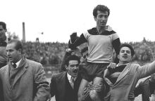 Πέθανε ο Κώστας Νεστορίδης σε ηλικία 93 ετών: Το βίντεο - αφιέρωμα της ΑΕΚ στον σπουδαίο ποδοσφαιριστή που πρωταγωνίστησε με τη φανέλα του συλλόγου. 