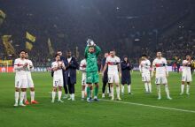 Οι παίκτες της Παρί Σεν Ζερμέν μετά την ισοπαλία με τη Ντόρτμουντ