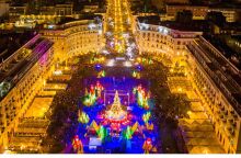 Αθήνα και Θεσσαλονίκη φόρεσαν τα γιορτινά τους και περιμένουν τα Χριστούγεννα