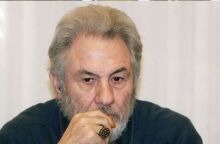 Το συλληπήριο μήνυμα της υπουργού Πολιτισμού για την απώλεια του σπουδαίου θεατράνθρωπου