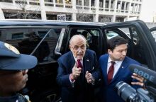 ΗΠΑ: Αποζημίωση 148 εκατ. δολαρίων καλείται να πληρώσει ο Ρούντι Τζουλιάνι - Κατηγόρησε δύο γυναίκες ότι νόθευσαν το αποτέλεσμα των εκλογών του 2020.