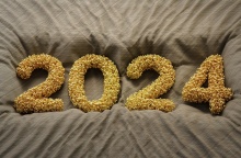 Η χρονολογία 2024 σχηματισμένοι από χρυσές χάντρες