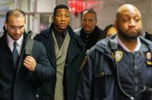 Τζόναθαν Μέιτζορς: Δικαστήριο της Νέας Υόρκης έκρινε τον ηθοποιό για βιαιοπραγία εναντίον της πρώην συντρόφου του - Το χρονικό των καταγγελιών.