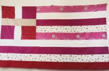 Unpopular opinion: Η ροζ σημαία δεν έχει καμία δουλειά στο ελληνικό προξενείο