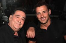 Ο Νίκος Βέρτης αποχαιρετά τον Βασίλη Καρρά