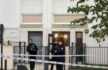  Οι αστυνομικοί ανακάλυψαν τα πτώματα την επομένη της βραδιάς των Χριστουγέννων να κείτονται σε διάφορα δωμάτια της κατοικίας.