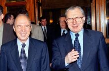 Ο Κώστας Σημίτης αποχαιρετά τον αρχιτέκτονα της Ευρώπης Ζακ Ντελόρ