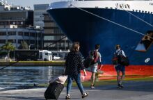 Οι εκπτώσεις σε ακτοπλοϊκά και αεροπορικά εισιτήρια για τους αναπληρωτές εκπαιδευτικoύς