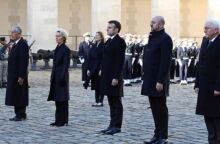 Η Άννα Διαμαντοπούλου στην κηδεία του Ζακ ΝτελόρΗ Άννα Διαμαντοπούλου στην κηδεία του Ζακ Ντελόρ